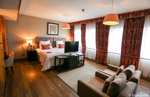 New Town Hotel | Tigerlily
