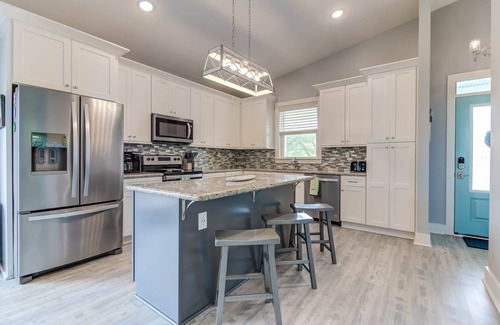 Mississippi City House | TIKI BAR, Steps to the Beach, Large Yard and Gulf Views - your Coastal escape!