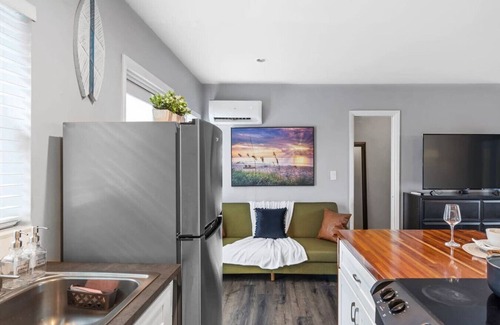 Lake Ridge Apartment | Tilah Stays | Weekly discounts | 10 Min to beach
