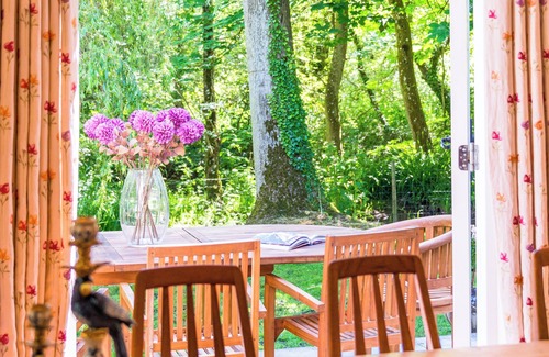 Winterbourne Stoke Cottage | Till Cottage & Riverside Gardens nr Stonehenge