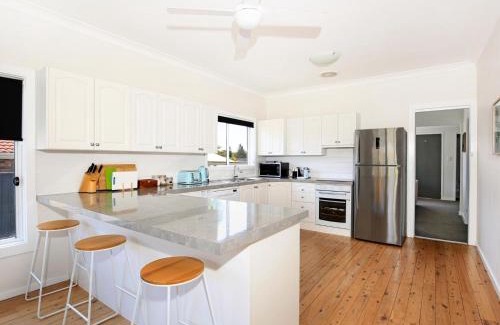 Culburra Beach House | Tillys Retreat I Pet Friendly I 3 Min Walk to Beach