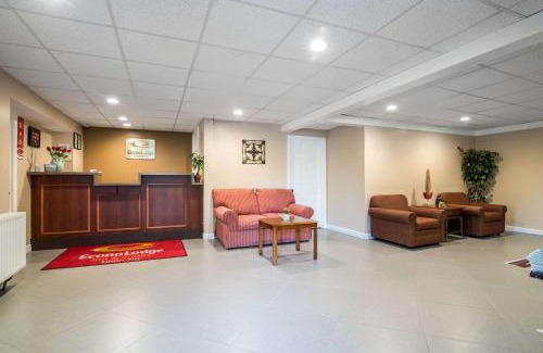 Lochmere Hotel | TiltonLodge Inn & Suites