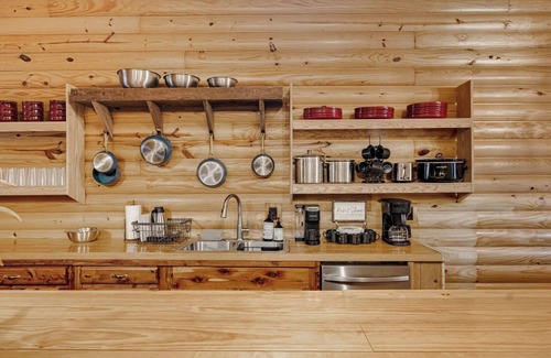 Amity Cabin | Timber Lodge Ranch - Grand Bunk
