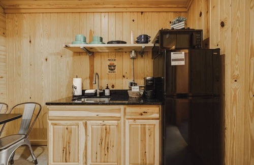 Amity Cabin | Timber Lodge Ranch - Studio 4