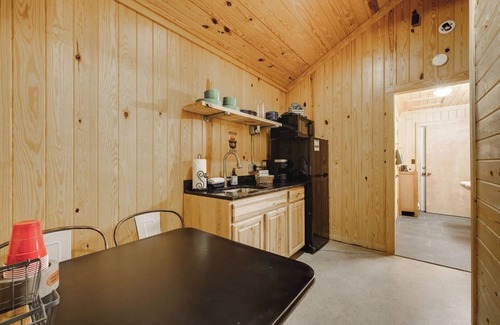 Amity Cabin | Timber Lodge Ranch - Studio 4