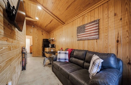 Amity Cabin | Timber Lodge Ranch - Studio 2