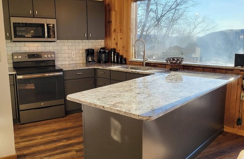 James Creek House | Timberlake Vista, Lake House With Spectacular View, Near Shy Beaver Boat Launch