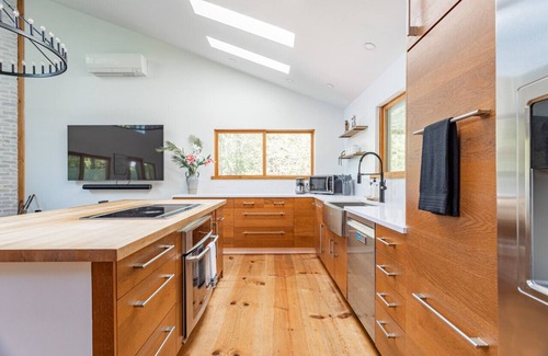 Town of Marbletown Apartment | Timekeepers Retreat
