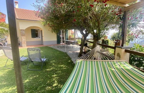 Moneglia House | TINA HOUSE "The Oleander"