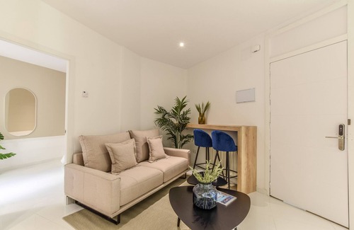 Las Acacias Apartment | tIncredible renovated designer apartment 5ºI-D