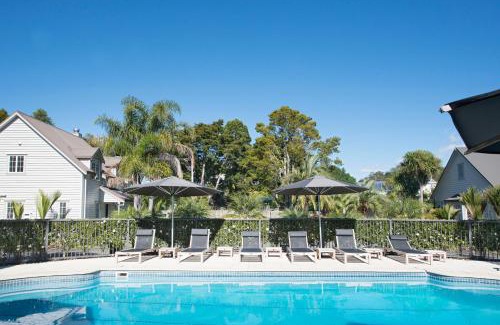 Russell House | Tinkerbell Cottage 2-4 Bedroom- Russell Cottages Collection