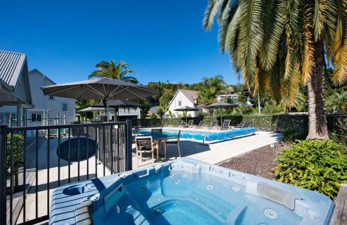Russell House | Tinkerbell Cottage 2-4 Bedroom- Russell Cottages Collection