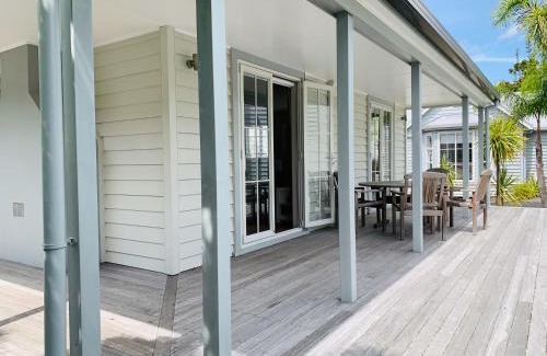 Russell House | Tinkerbell Cottage 2-4 Bedroom- Russell Cottages Collection