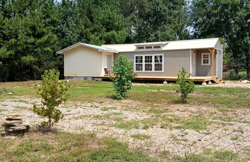 Royal Cabin | Tiny home near Brady Mt./Lake Ouachita