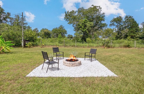 Elberta Cottage | Tiny Home Near the Bay by Beach's, Pensacola, Foley, Gulf Shores, Orange Beachn