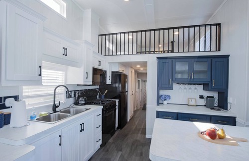 Hamilton Cabin | Tiny Home with AC in charming Hamilton
