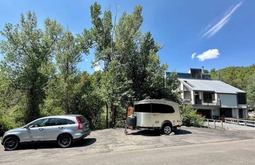 Salt Lake City Cottage | Tiny Shiny Basecamp, River-Front 20 min from SLC