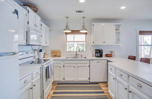 Ochlockonee Bay House | Tiny Tides Waterfront Cottage