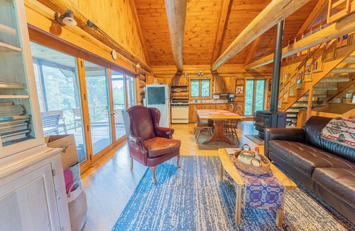 Covington Cabin | Tioga Falls Cabin: The Ultimate Fall Getaway – Waterfalls & Vibrant Leaves!