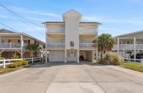 North Myrtle Beach House | Tipsea Turtle in Cherry Grove is a Channel House with a great view of the waterway
