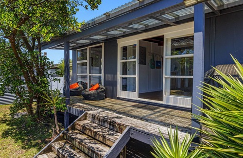 Tirohanga House | Tirohanga Beach Escape