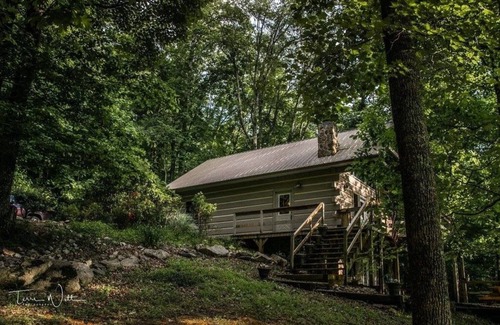 Tellico Plains House | Tlea Farm Mountain Log Cab. 73 Acres of Trails and Horse Paddocks 2 Steams+Lake