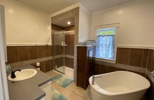 Tobermory Cottage | Tobermory Bruce Peninsula Beautiful Cottage