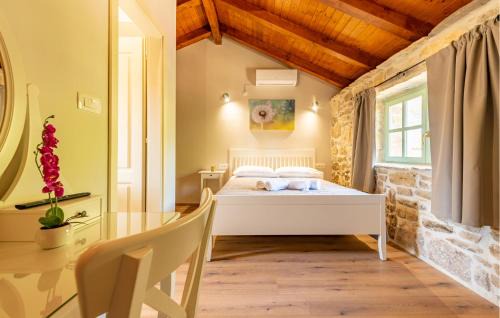Pristeg House | Tonina