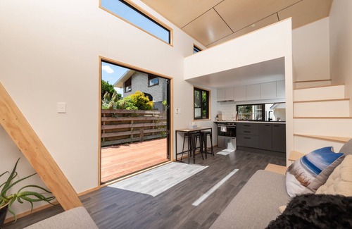 Mount Maunganui House | Toodle's Cozy Loft Hideaway