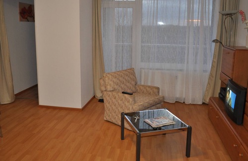 Urbach Apartment | Top airport apartment, free parking. WIRELESS INTERNET ACCESS