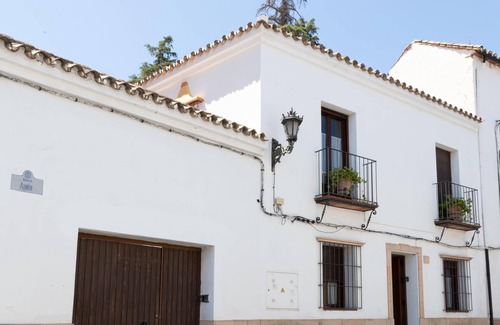 Old Town Apartment | Top floor apartment with parking and terrace near Ronda's center