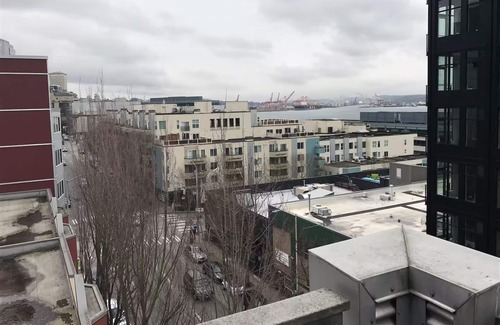 Belltown Condo | Top-Floor Penthouse Loft w/Bay & Space Needle Views in Heart of Seattle