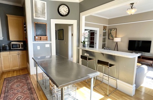 Inner Richmond Condo | Top floor Victorian 3 bedroom condo