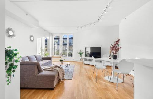 Majorstua Apartment | Top floor with balcony - Super central - 5 pax
