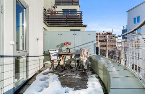 Majorstua Apartment | Top floor with balcony - Super central - 5 pax
