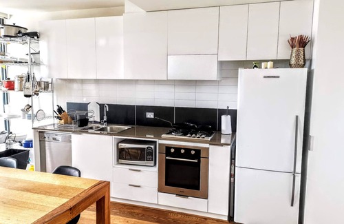 Abbotsford House | Top floor Zen apartment on the Yarra river!