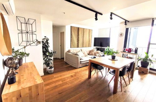 Abbotsford House | Top floor Zen apartment on the Yarra river!