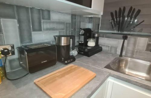 Luton Apartment | Top Hat Luton flat free parking