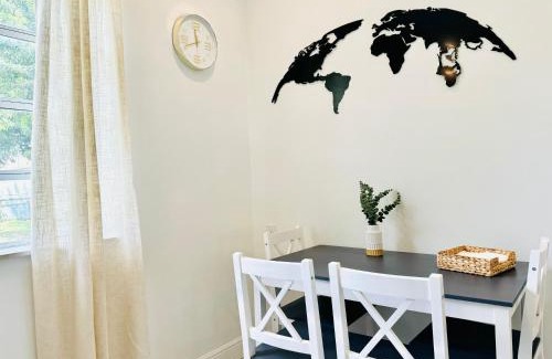 Fort Lauderdale House | Top Location! Bbq, Private Yard & Near Ocean