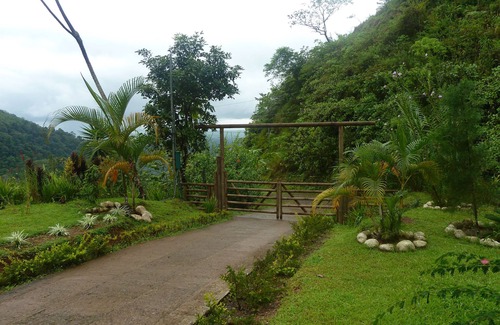 Canton Parrita House | Top ubication, a 30 min de playas hermosas y aventuras.