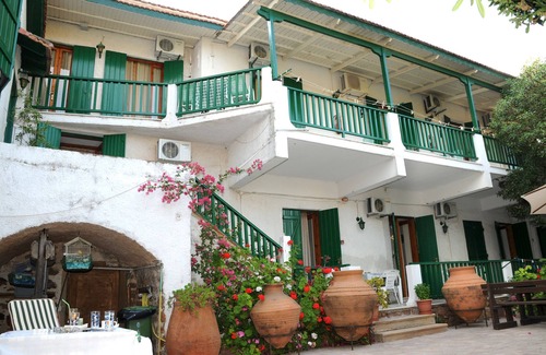 Kambos Apartment | Topakas House