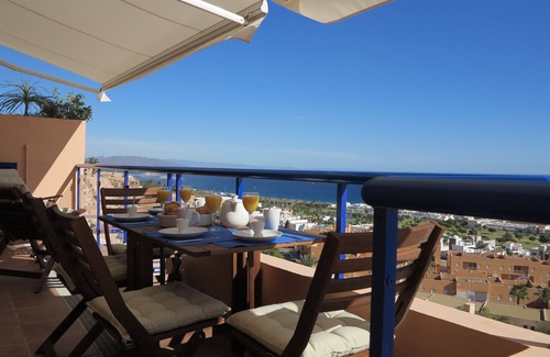 Mojacar Apartment | TOPLIGGING: Luxury penthouse, golf, terrace 180 ° fantastic sea view, free Wifi