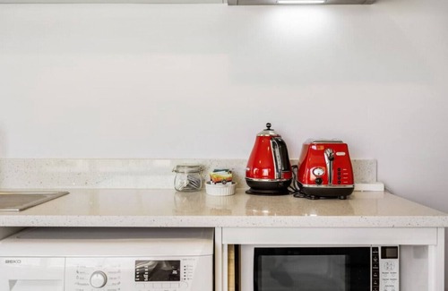 Torbay Apartment | Torbay 1BR Bolthole - WiFi | Seaviews