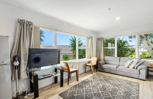 Torbay Apartment | Torbay 1BR Bolthole - WiFi | Seaviews