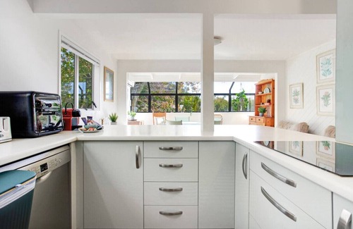 Torbay House | Torbay Sun Drenched Villa near Local Beaches