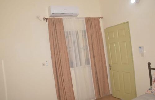 Bamako Apartment | Torobali IMMO Apartment 4- Modern 1BDR- Near Embassies and Restaurants- Secure Building