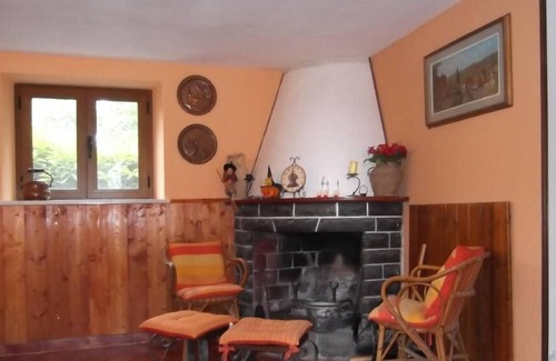 Castelnuovo di Garfagnana House | Toscaanse woning met zwembad en uitzicht op de Apuaanse Alpen