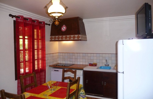 Vidauban Apartment | tourist furniture garden level