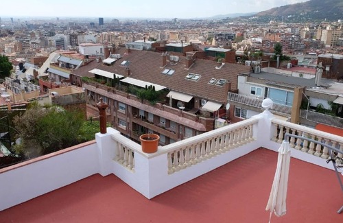 El Putget i Farro Apartment | Tower of the Secret Gardens