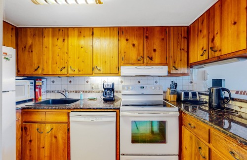 Bethany Beach House | Tower Shores Townhouse w/Private Washer and Dryer, Free WiFi